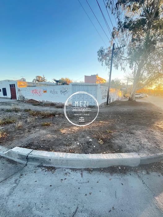 LOTE EN ESQUINA DE BARRIO AEROCLUB